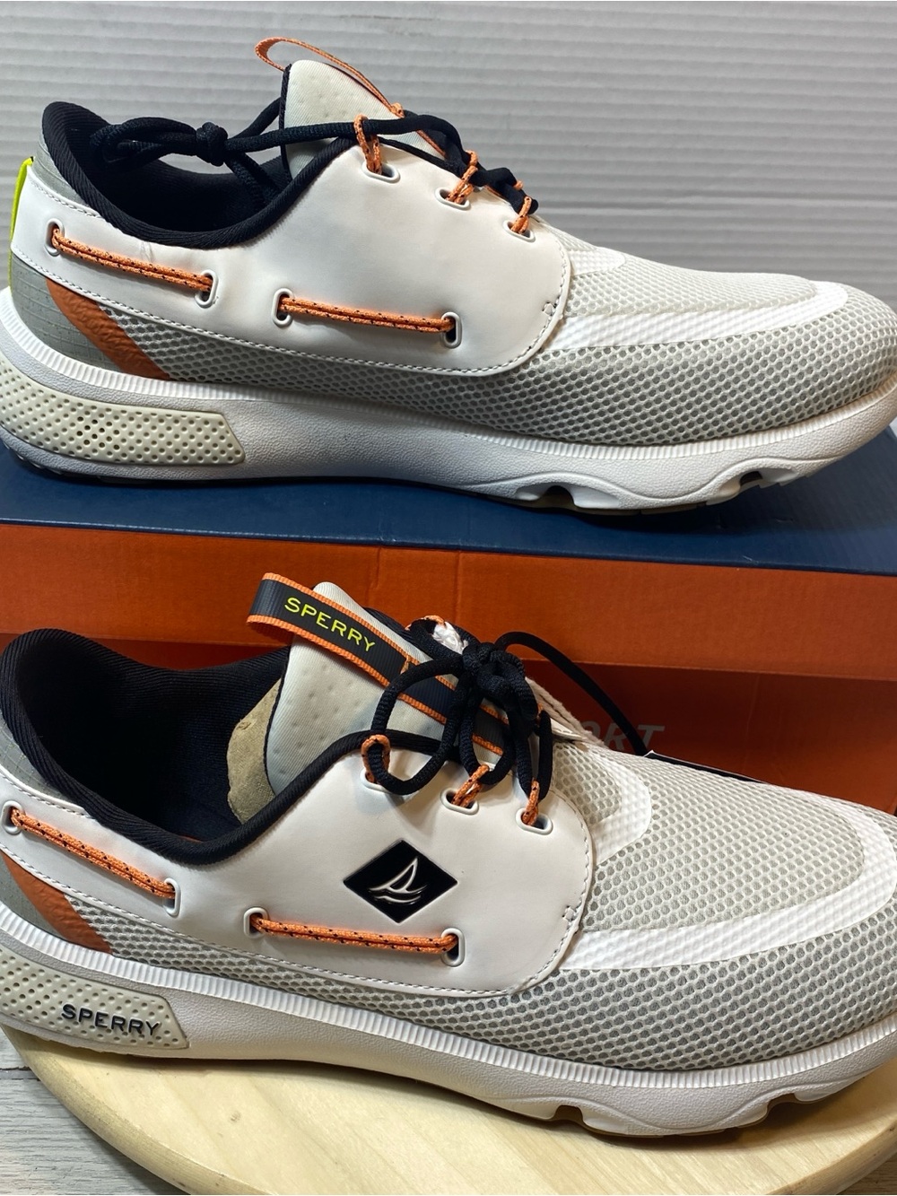 New! Sperry 7 Seas 3-Eye White Sneakers STS41105 Boat Shoes Men’s Size 11